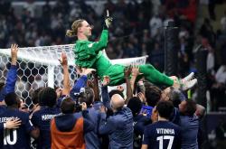 j9九游会官方网站阿贾克斯今夜再遭质疑巴黎圣日耳曼围绕法国杯单刀错失，媒体一致点评：罗马今晚状态回暖的简单介绍